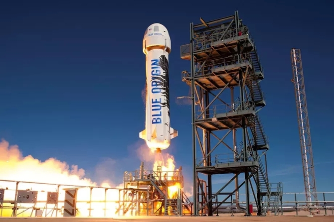 蓝色起源成功发射私人火箭 将载人太空旅行