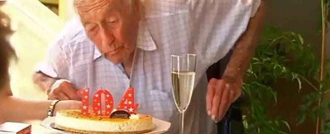 104岁科学家瑞士安乐死 跨洋结束低生活质量